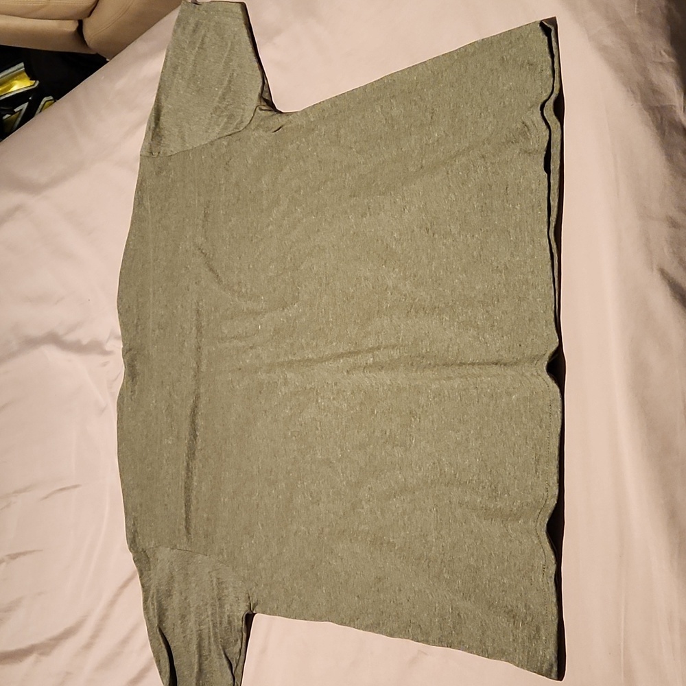 T-shirt - Picture 2 of 4